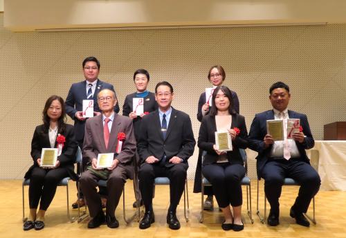 表彰式集合写真