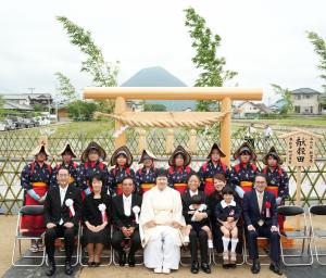 新嘗祭献穀田田植式
