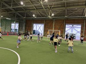 サッカー教室に参加する子どもたち③