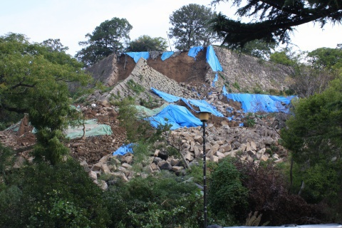 石垣崩落状況（南から）の画像