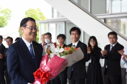 初登庁