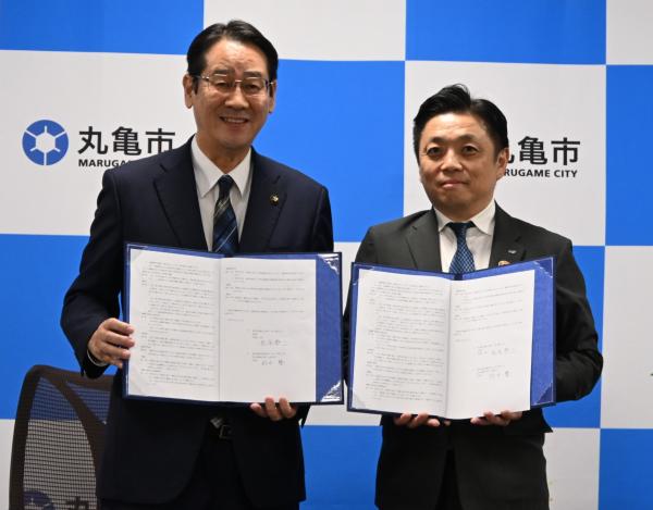 佐川急便との締結式