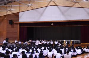 演奏会全体の様子　飯山北中学校の全校生徒が集まった