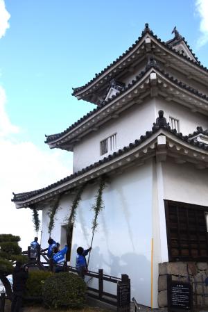 天守すす払いの写真