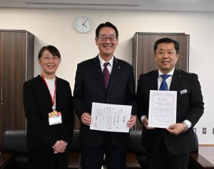 コープかがわより寄附金