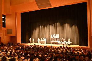 実行委員によるアトラクションの様子