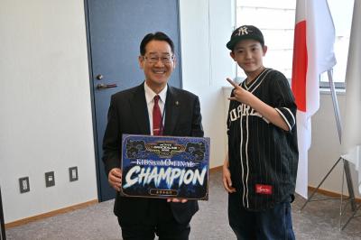 市長と森安さんの写真