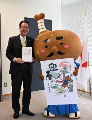 寄附金贈呈の様子